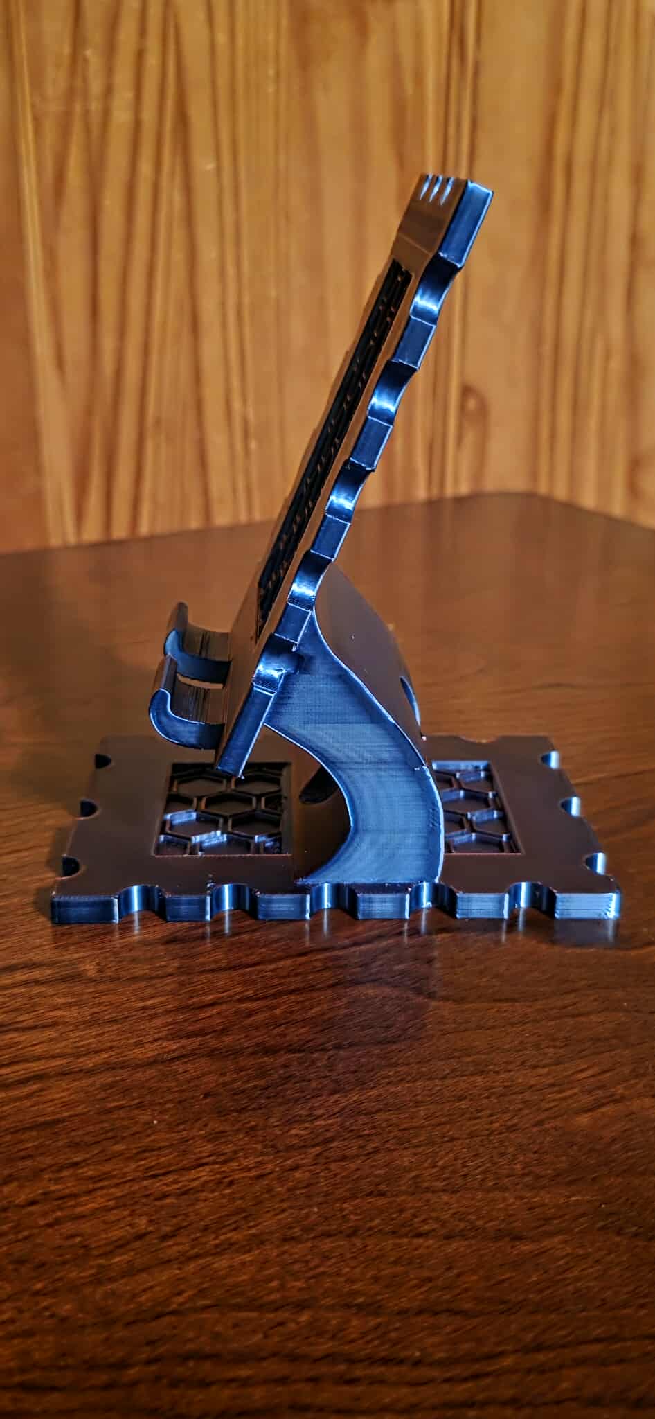 HexGrip™ 3D Printed Cell Phone Stand – 6" Tall – Heavy-Duty Honeycomb Design