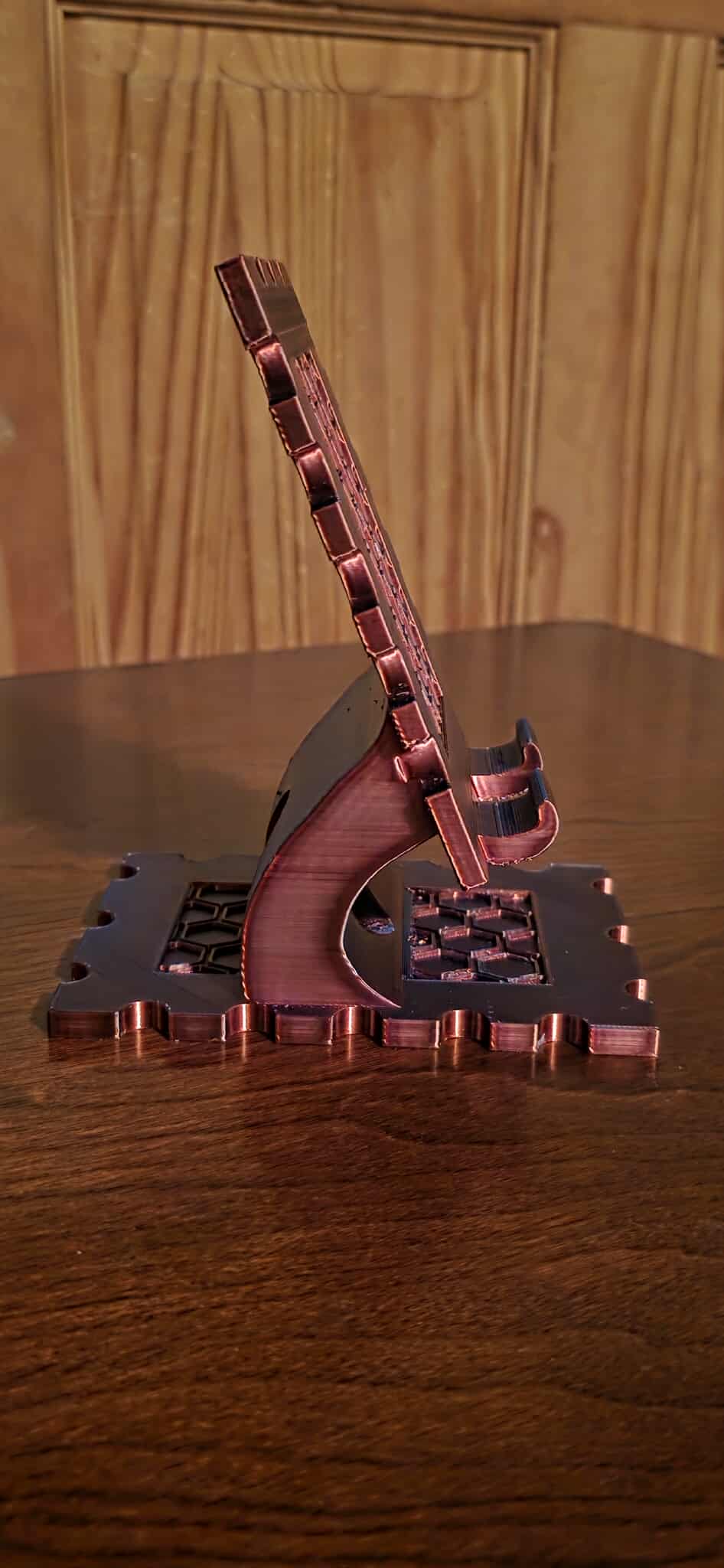 HexGrip™ 3D Printed Cell Phone Stand – 6" Tall – Heavy-Duty Honeycomb Design